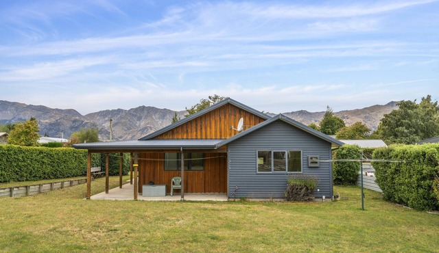 Hāwea Delight - Lake Hāwea Holiday Home