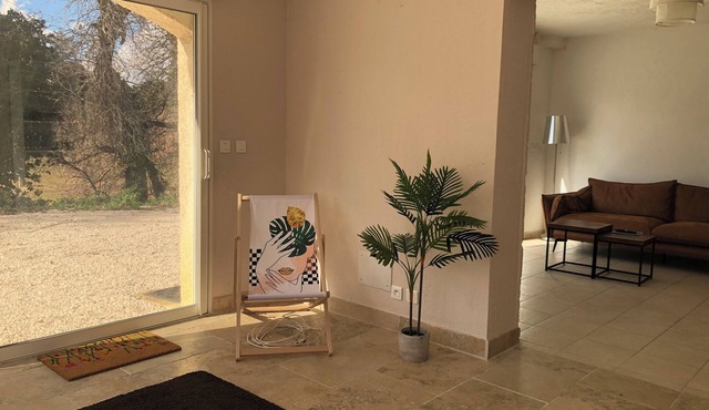 Holiday rent in a provencal house. Capacity: 2/4 people