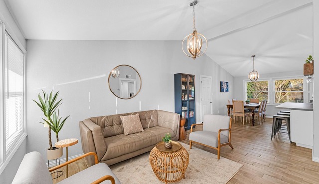 H Haus - Close to Everything & Pet Friendly