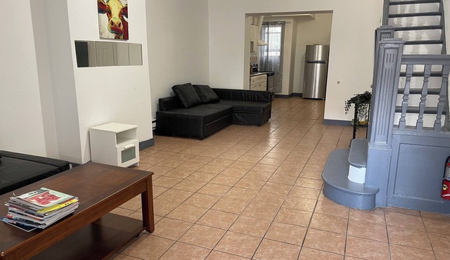 H1, Philadelphia Zoo,Fairmount Park,One Quiet room, share 3 bathroom and kitchen