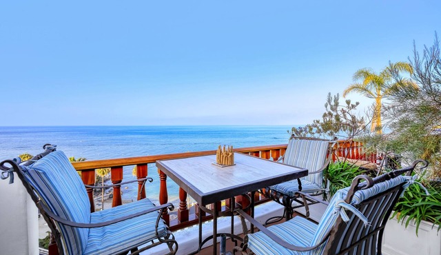 H157: Bright Villa, Sweeping Ocean Views, Golf Cart, WIFI