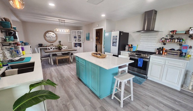H20 Paradise.Waterfront and close to Galveston beach!