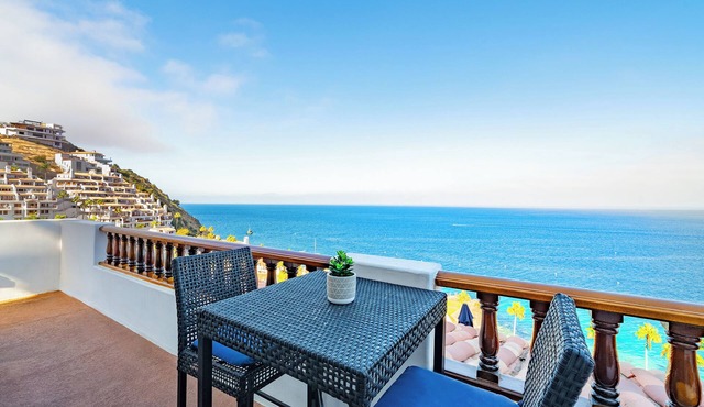 H245 10/10 stars! Immaculate & Only 21 Steps+ New Golf Cart. Insane ocean views.