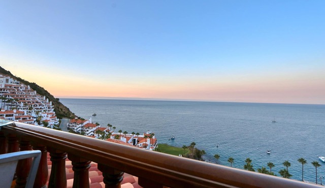 H249: Gorgeous Villa,NO STEPS,Panoramic Ocean Views,Private Balcony, 6-Seat Cart