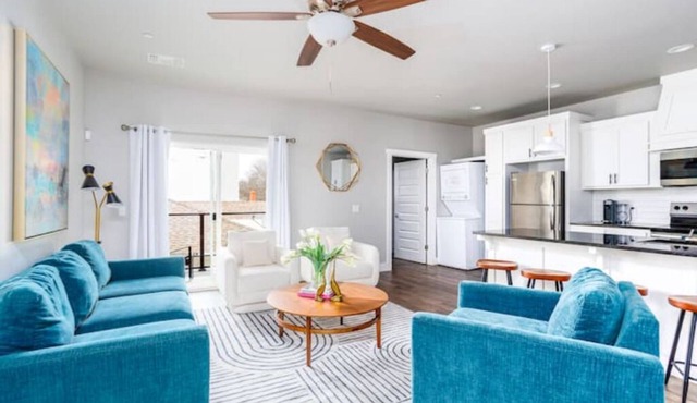 H3/H5 Spacious & Urban Modern Condo - 2 units!