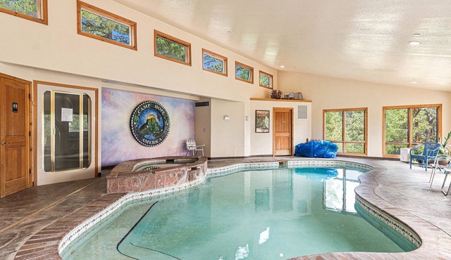 H7 at Hope Mountain - Beautiful 6-Bedroom Retreat Home at Allenspark Colorado
