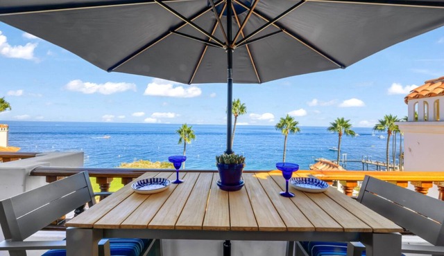H894: Splendid Villa, ONLY 7 Steps, Breathtaking Ocean Views, Cart, Fireplace