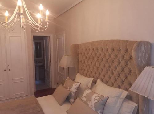 Habitación con baño privado en Bilbao