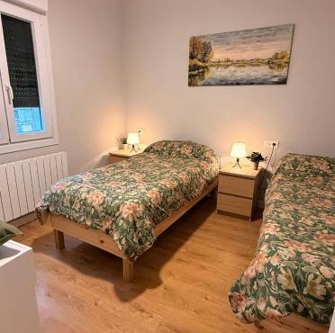 Habitación en apartamento con zonas comunes compartida H2