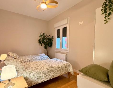 Habitación en apartamento con zonas comunes compartida H1