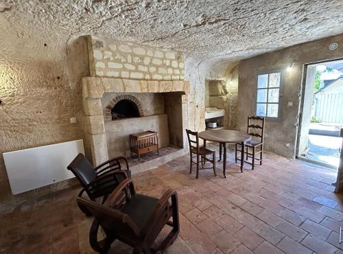 Habitat troglodyte typique et confortable