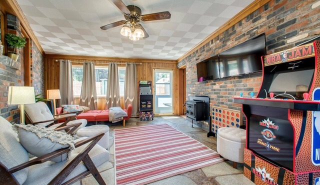 #HabitueHomes - Eagle Rock Base Camp