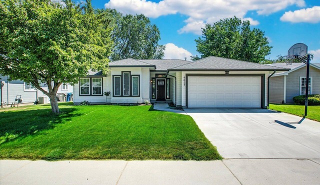 #HabitueHomes - Lorinda's North by Northwest