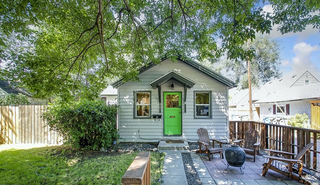 #HabitueHomes - The Craftsman's Cottage - Dog Friendly and perfectly located!