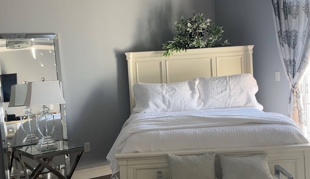Hacienda de Grace – Lakeside Luxury on Blind Sodus Bay