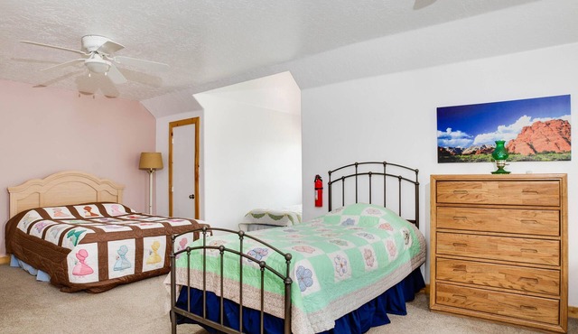 Hacienda Roja - The Cedars #7 at Wind Walker Homestead, Sleeps 6