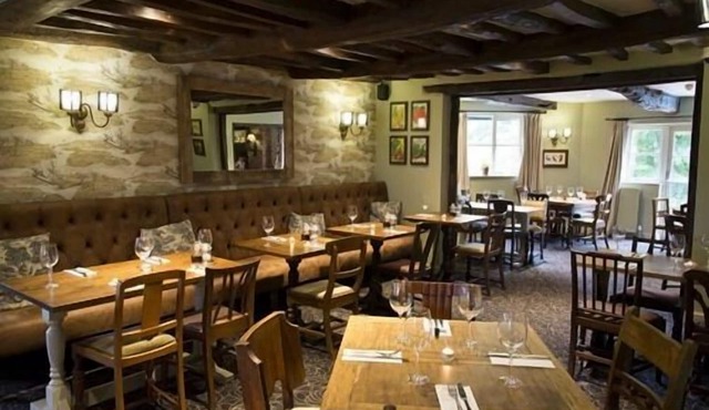 Hadley Bowling Green Inn