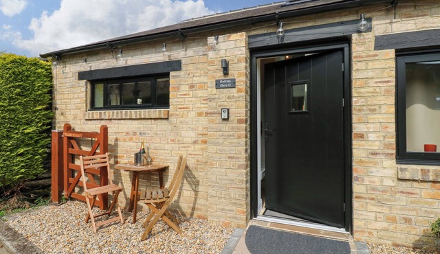 HADRIAN BARN 1, pet friendly in Ebchester