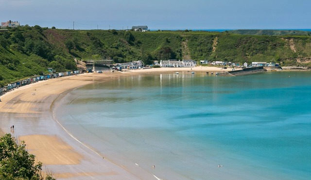 Hafan Nefyn - sleeps 8 guests in 4 bedrooms