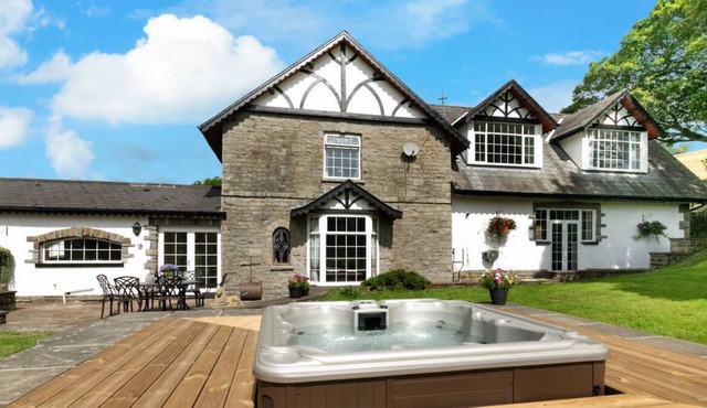 Hafod Ganol Farm in Pontypridd