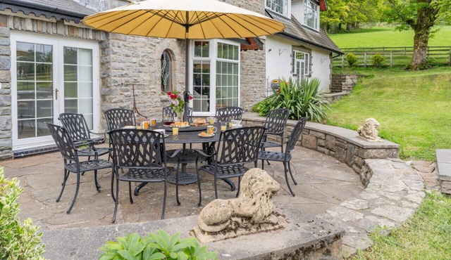 Hafod Ganol Farm - Six Bedroom House, Sleeps 13