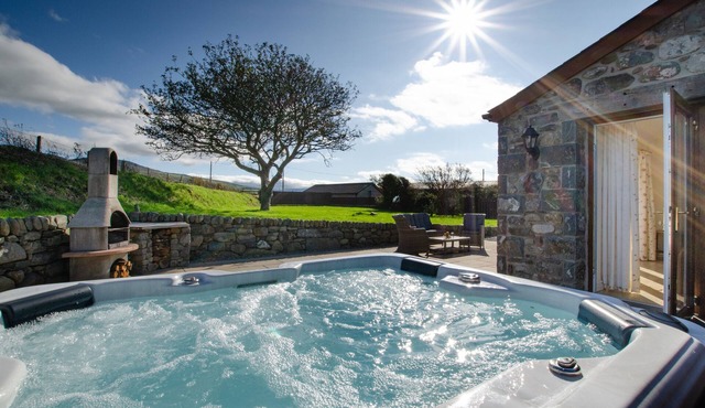 Hafod - Two Bedroom House, Sleeps 4