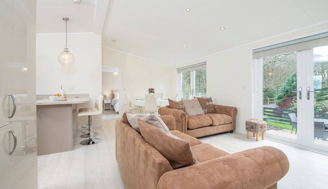 Hafod y Coed Lodge, Holiday Home Princes Gate, Near Narberth, Sleeps 4, 2 bedrooms, bathrooms