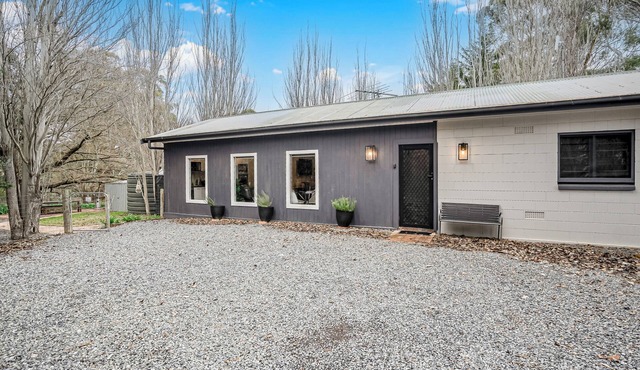 Hahndorf Providence Cottage 30 minutes from the CBD. Pet friendly. Outdoor bath