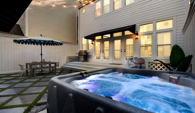 Haile Hideaway | 3 Beds w/Crib + Hot Tub Near UF