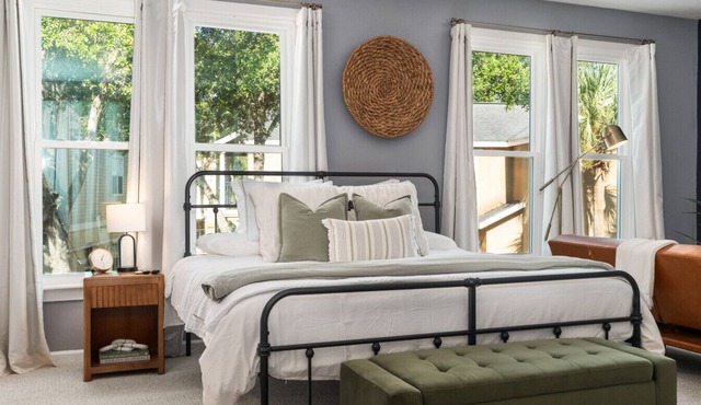 Haile Retreat – King Bed, Workspace, Private Entry