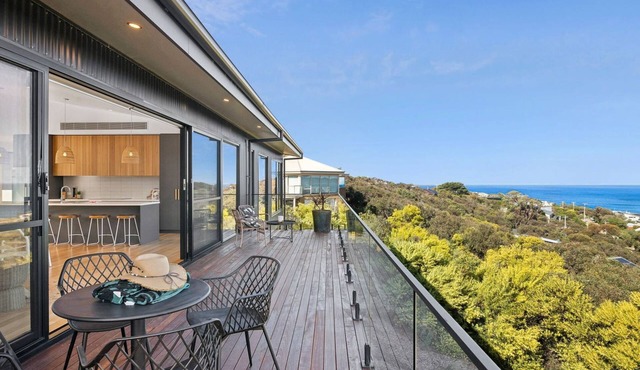 Hakea Ridge in Fairhaven offers a stylish retreat just minutes from the beach