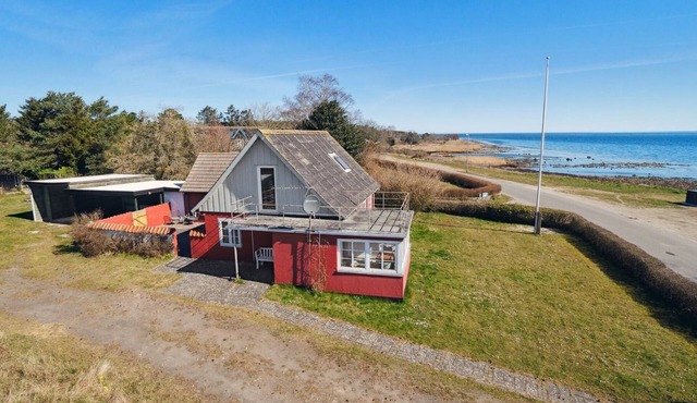 "Hakon" - 40m from the sea by Interhome