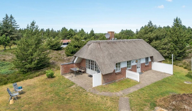 "Hakun" - 4km from the sea by Interhome