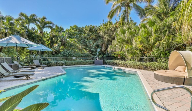 HAKUNA MATATA - Luxury Captiva Pool Home with Breathtaking Bay Views and Beach Access