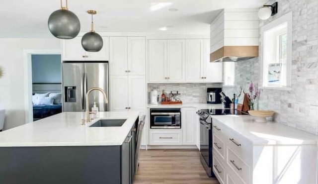 “Hakuna Matata” Luxury Lake House