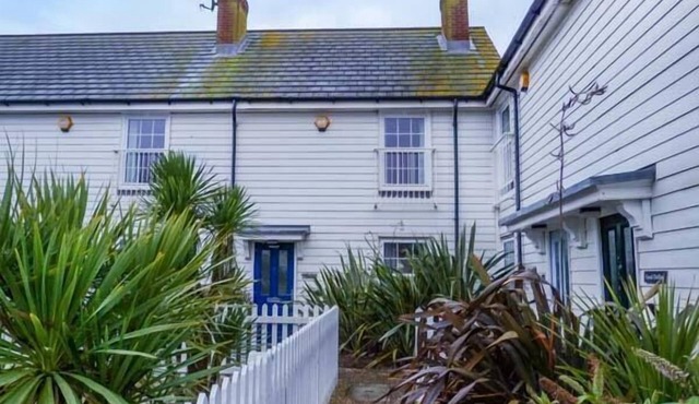 HAKUNA MATATA, pet friendly, country holiday cottage in Camber