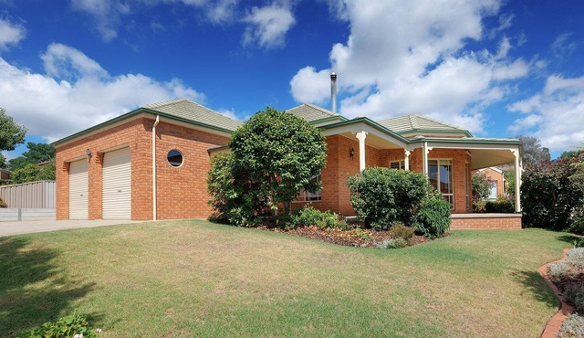 Haldon House - Spacious four bedroom, two bathroom property