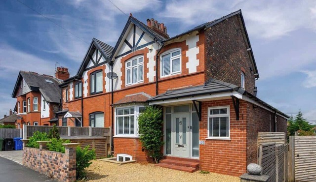 Hale family home Summ