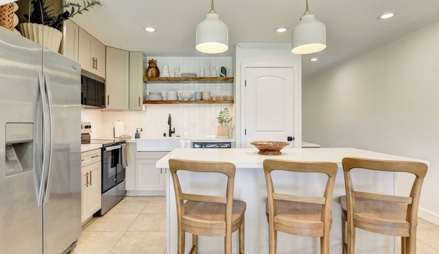 Hale Koa Newly updated condo with split AC