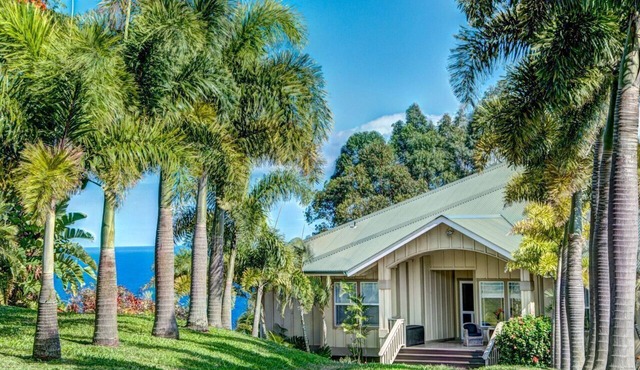 Hale Luana: Private Home on 2.5 Acres w/Ocean Views, Hot Tub, & 600 sq ft Lanai