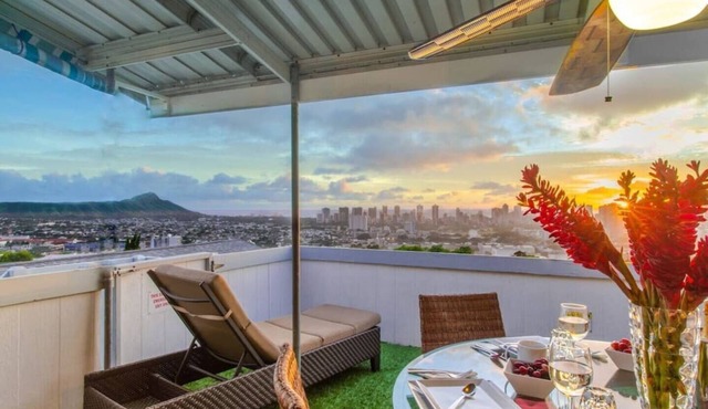 Hale Mahalo: Cozy 3BR Ocean View Home w/Hot Tub