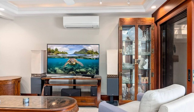 Hale Maluhia - Marina Views!