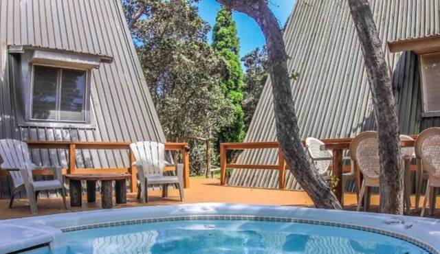 Hale Palila Volcano A-Frame Cottage with Hot Tub