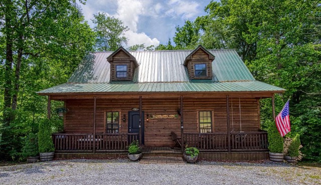 Haleywood Hollow, FREE Attraction tickets for each paid day, Arcade, WIFI!