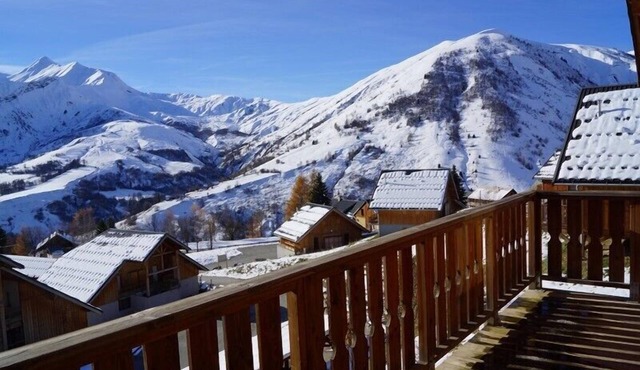 Half-chalet with 10 beds, clear view