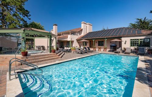 Half Moon Bay Lodge