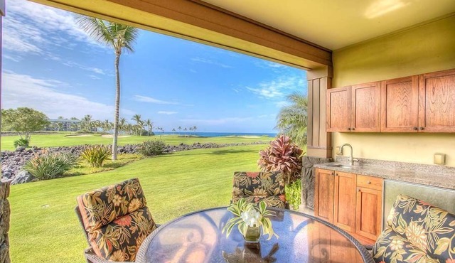 Hali'i Kai 12E: Beautiful Oceanview Villa w/Resort Pool, Spa, BBQ, AC & Lanai