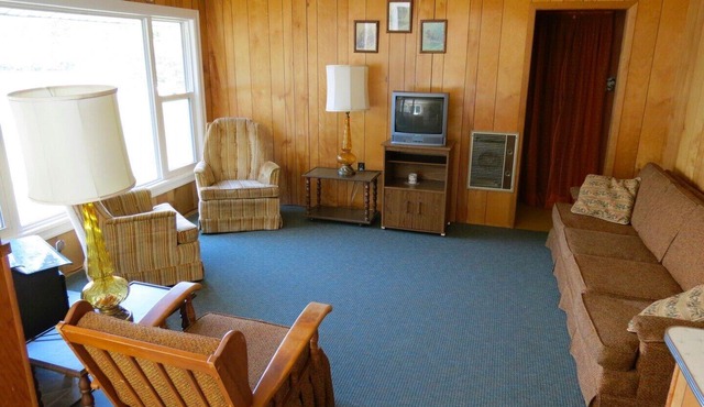 Haliburton Lake Cottage Rental - Waterfront