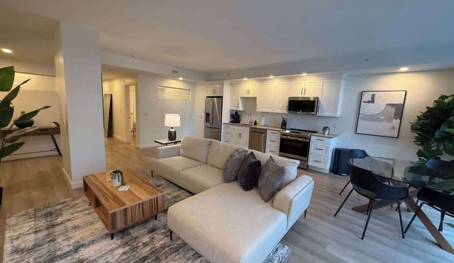 Halifax Waterfront 2 BR/2 Bath with 6 appliances