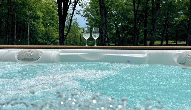 Hall Creek Lodge | Large Family & Friends Spa Retreat Near Traverse City